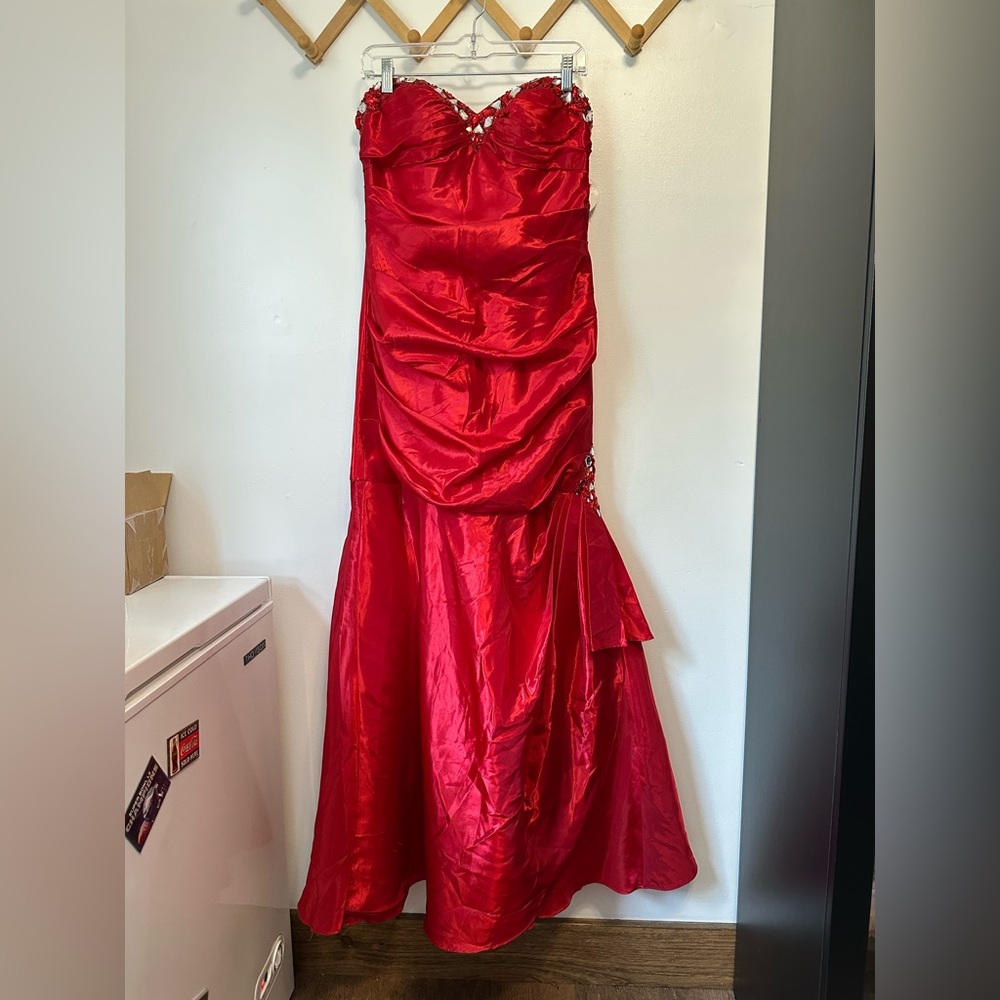 Deb Prom Formal Dress Red Gown With Gemstones Junior's Size 9/10 Y2K‎ Homecoming